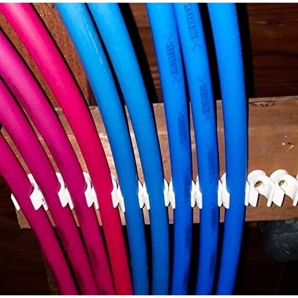 Bag of 1/2 inch PVC water pipe clamps - Picture 4 of 4